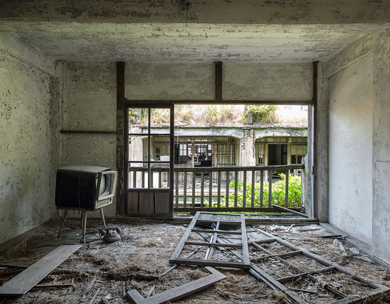 Hashima Island Photographs by Andrew Meredith Photography - Apartments Photograph 3
